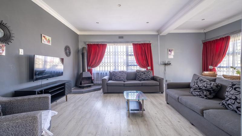 3 Bedroom Property for Sale in Churchill Estate Western Cape